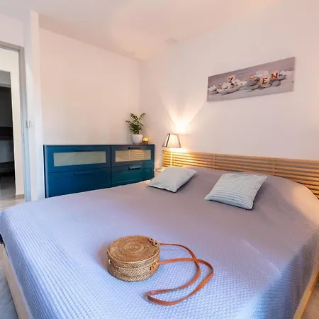 Вилла La Janette, Charmante 6-8 Pers Avec Situation Ideale, Proche Des Plages Et Du Littoral Йер